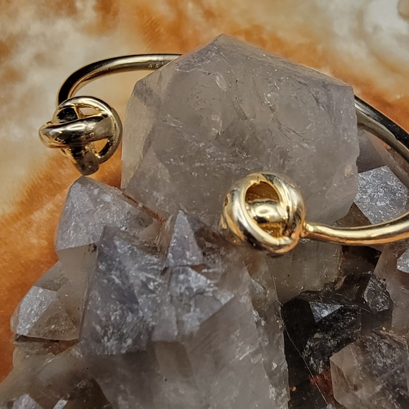 Elegant Gold Double Knot Kade Spade Women's Opening Cuff Bracelet Excellent #222 - Picture 3 of 7
